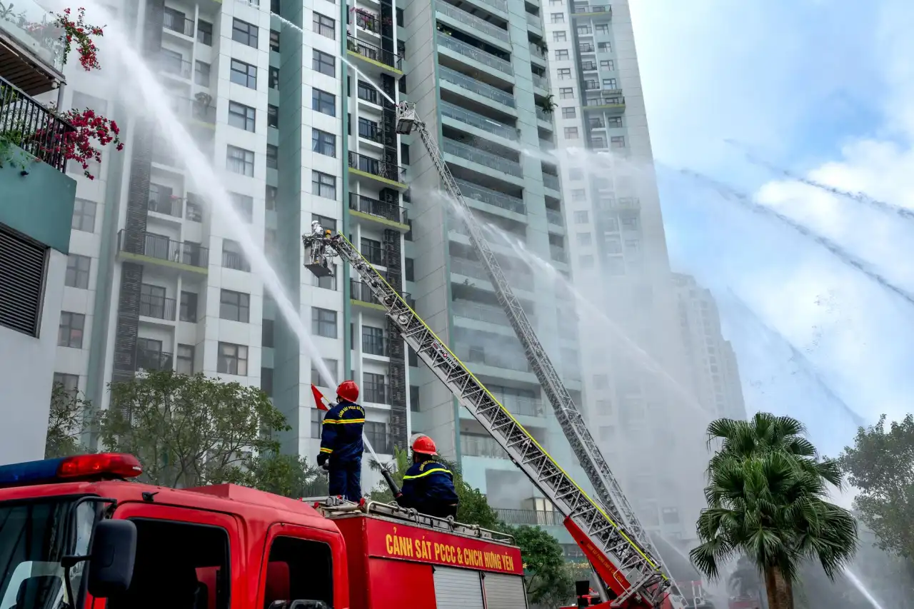 集成电路与嵌入式模块技术解析：工业控制板应用方案对比